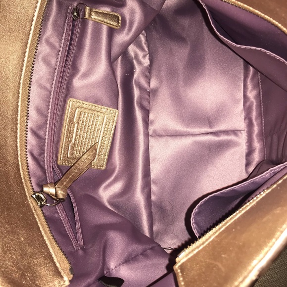 Coach Women’s small tote gold - Picture 4 of 7